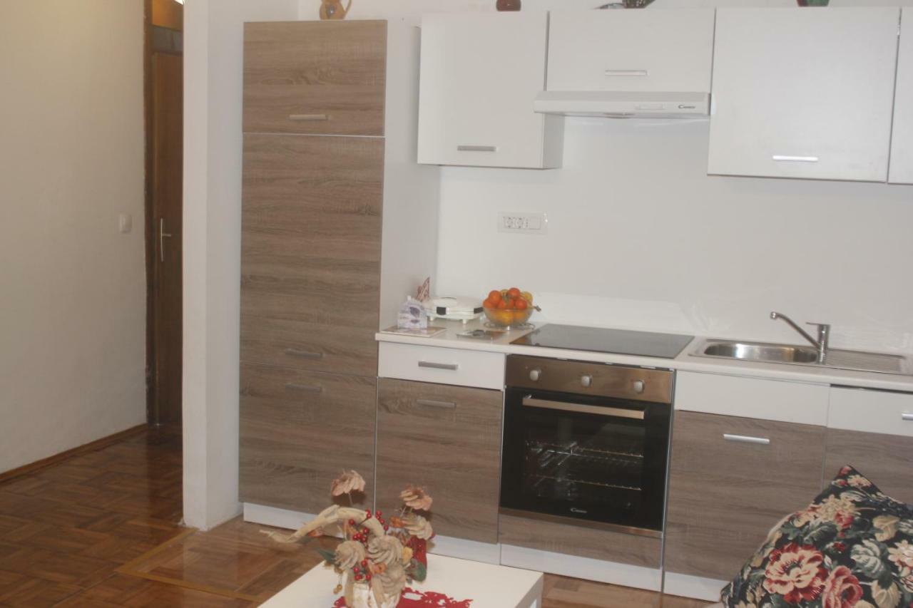 Apartman Jadranka Njivice Exterior foto